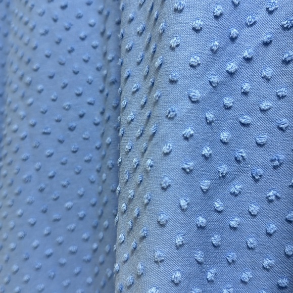 J.Crew Light Blue Polka Dot Textured Top Flutter Sleeves Crew Neck Women’s Med. - Picture 6 of 7